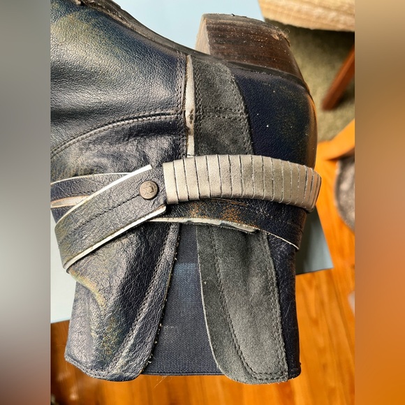 Dkode Navy/Teal Leather Boots with Silver Accents - Picture 9 of 16